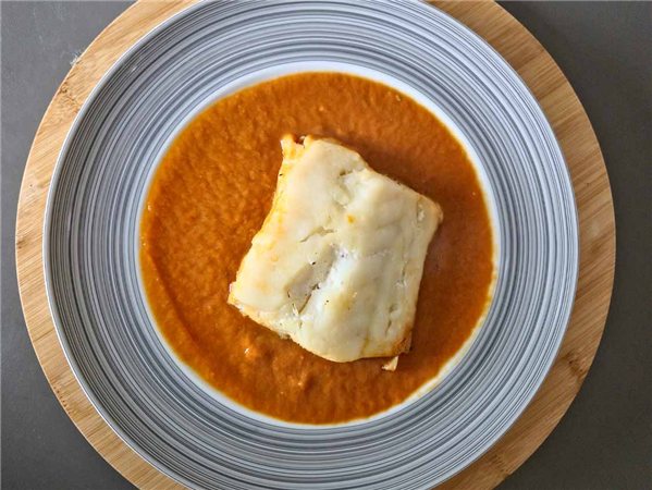 Bacalao con salsa de gambas-detalle