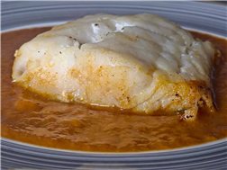 Bacalao con salsa de gambas