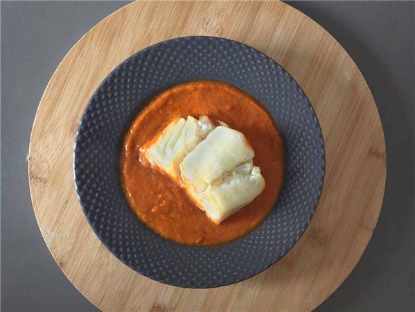 Bacalao en salsa de piquillo-detalle