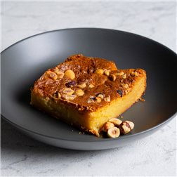 Brownie de chocolate blanco y avellanas