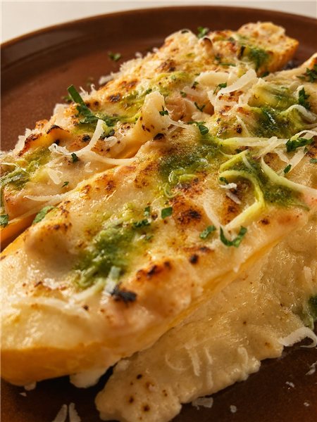 Calabacines gratinados rellenos de salmón salvaje-detalle