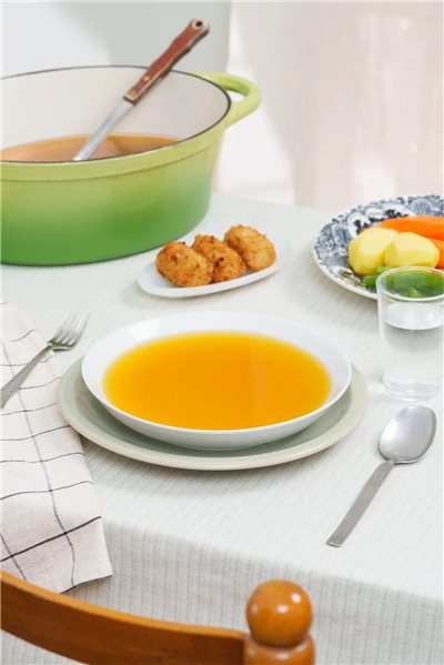 Caldo de ave-lateral