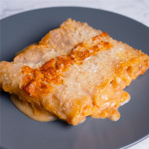 Canelones de verduras con romescu-detalle