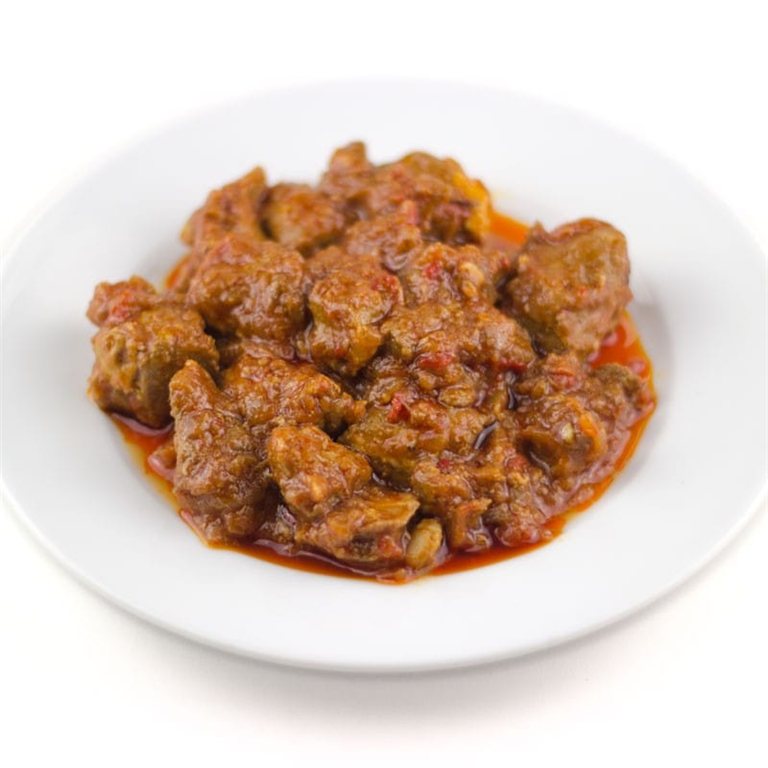Carne con tomate