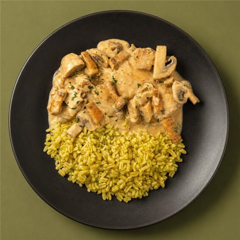 Contras de pollo de corral deshuesadas a la carbonara ligera con trigo tierno