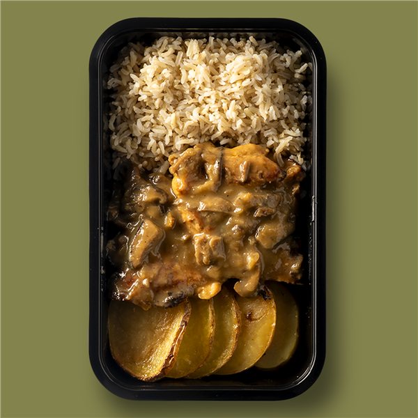 Contras de pollo de corral deshuesadas en salsa de setas, arroz y patatas-lateral