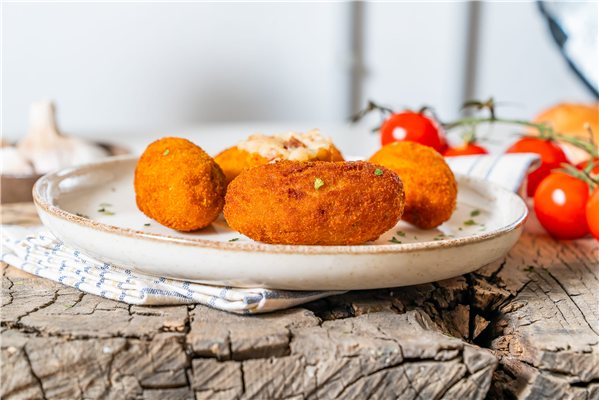 Croquetas de pollo y jamón-trasera