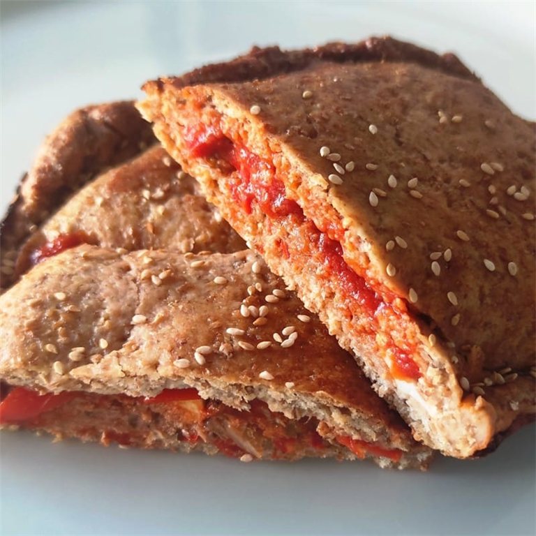 Empanada de avena y atún al horno