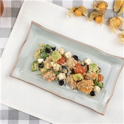 Ensalada de quinoa, boniato asado y espinacas