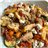 Ensalada de quinoa tricolor, pollo marinado, verduras asadas, queso feta, hierbas y nueces-detalle