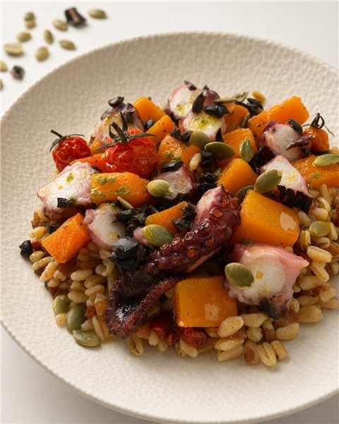 Ensalada de trigo tierno, calabaza asada y pulpo-detalle