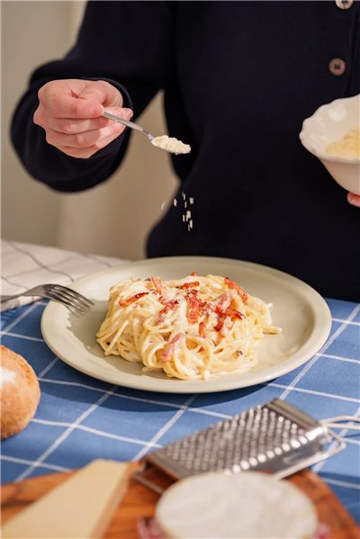 Espaguetis carbonara-lateral