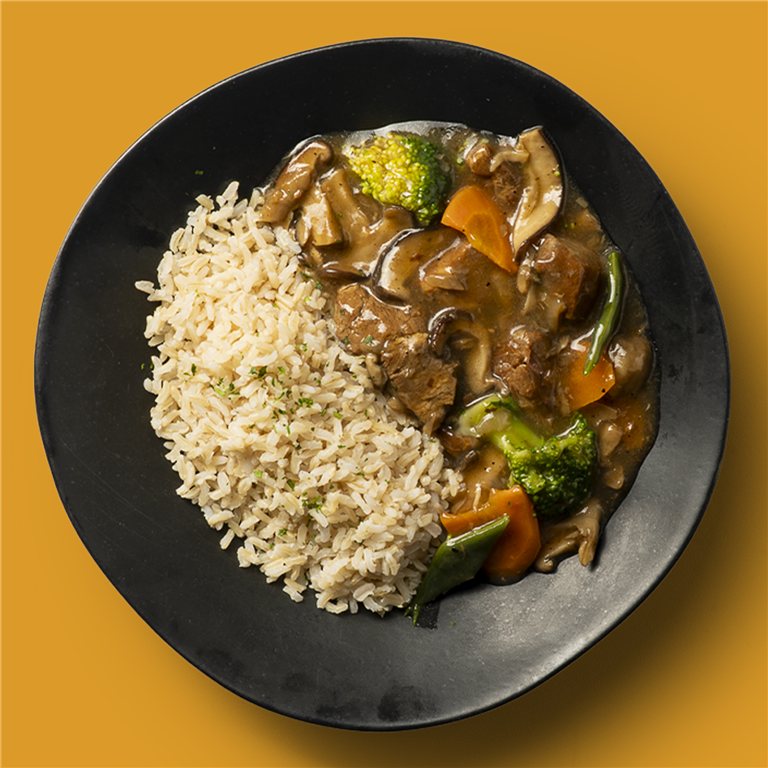 Estofado de cerdo con setas, verduras ecológicas y arroz integral
