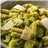 Fusilli al pesto verde, brócoli, pollo marinado y parmesano-detalle