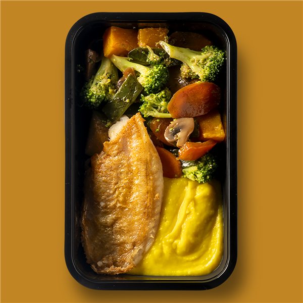 Gallineta al horno, parmentier de boniato y verduras ecológicas asadas-lateral