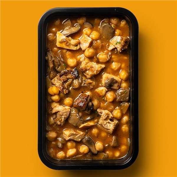 Garbanzos castellanos estofados con setas de temporada-lateral