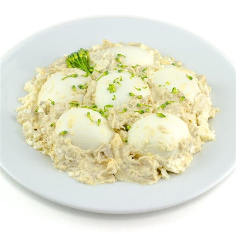 Huevos rellenos con Atún