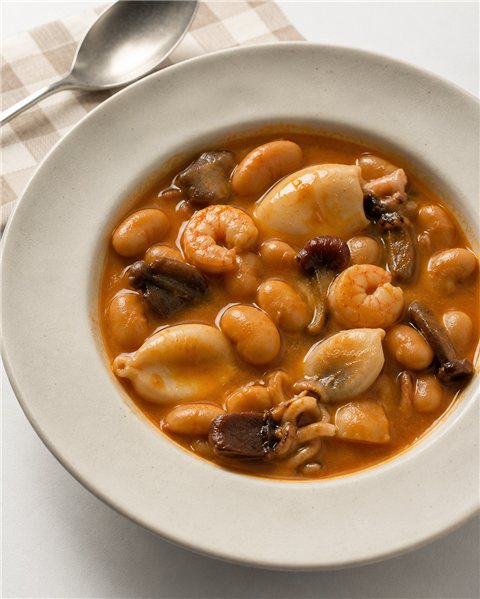 Judiones con setas, langostinos y chipirones-detalle