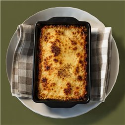 Lasaña de Bonito del Norte con pisto Manchego