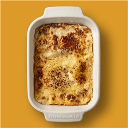 Lasaña de verduras y setas con bechamel de romesco