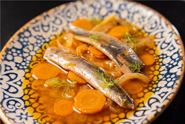 Lomos de sardina ahumada en escabeche de Pedro Ximénez, hinojo y naranja (4 unidades)-detalle