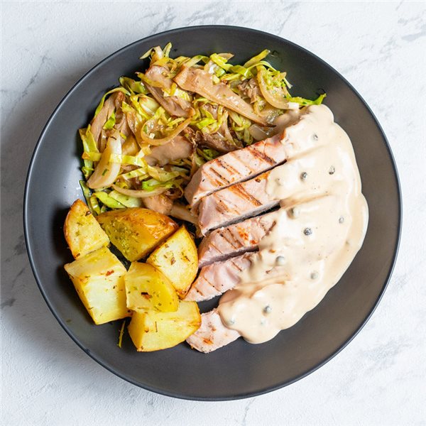 Pavo en salsa a la pimienta-detalle