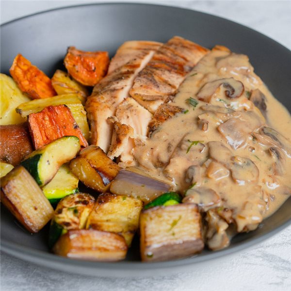 Pavo en salsa de setas-detalle