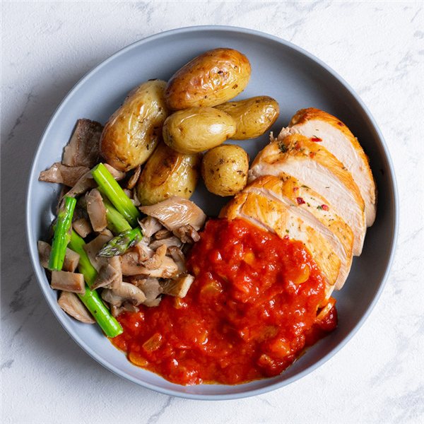 Pavo en salsa de tomate al ajillo-lateral