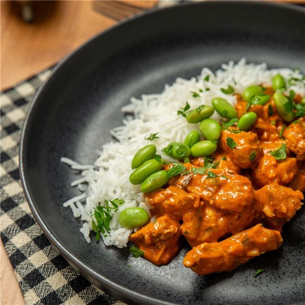 Pavo tikka masala con arroz-detalle