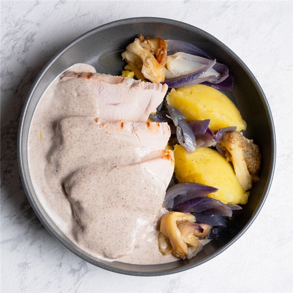 Pechuga de pollo en salsa de trufa-lateral
