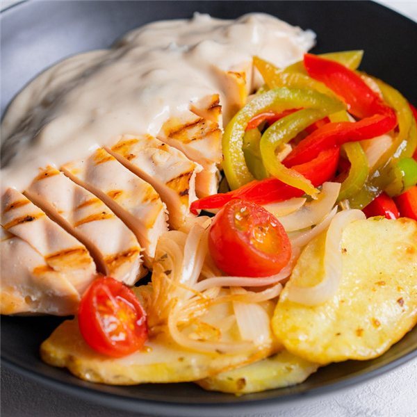 Pollo en salsa roquefort-lateral