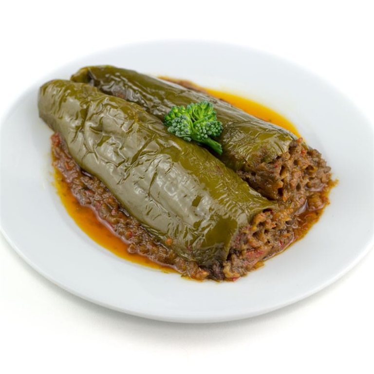 Pimientos rellenos en salsa riojana