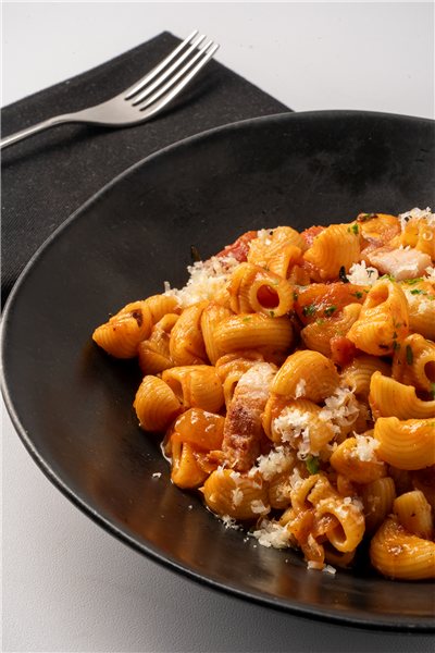 Pipe rigate all´amatriciana-detalle