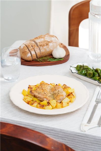 Pollo al ajillo-lateral