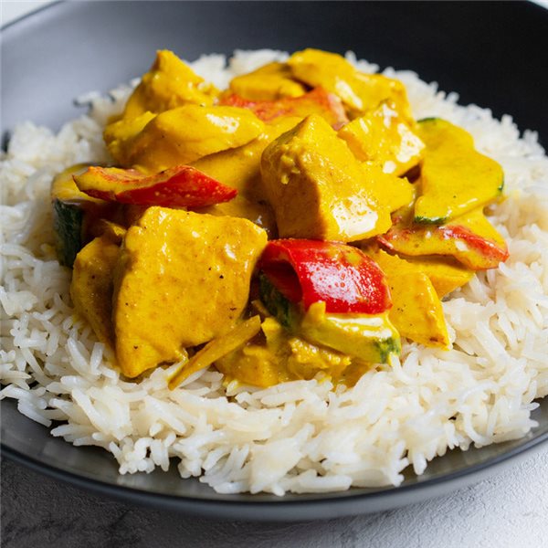 Pollo al curry con arroz-detalle