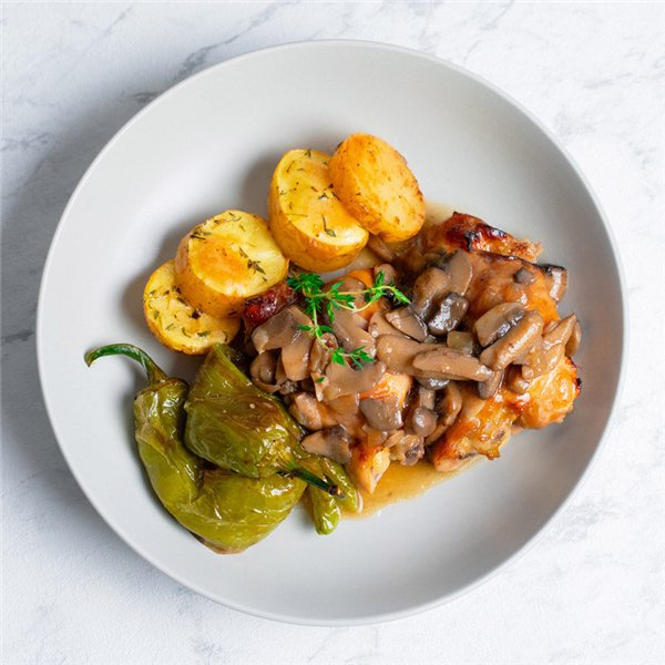 Pollo asado a la sidra con champiñones-lateral