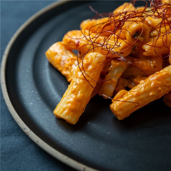 Rigatoni con bechamel de gamba al ajillo-detalle