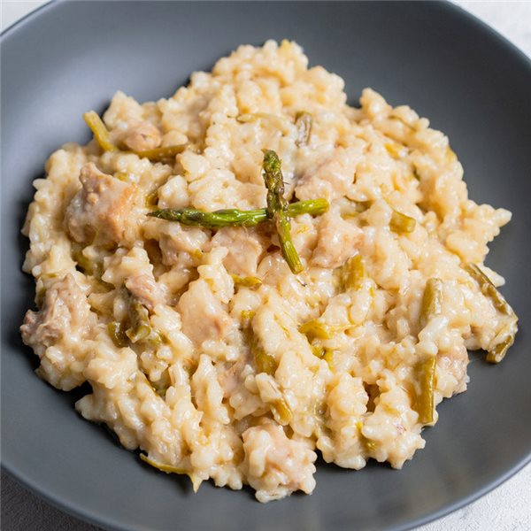 Risotto de espárragos, papada confitada y queso curado-detalle