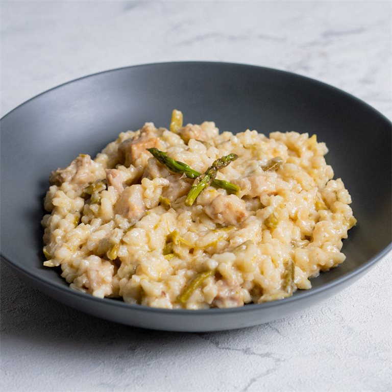 Risotto de espárragos, papada confitada y queso curado
