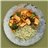 Salmón en curry rojo Thai con verduras y arroz jazmín
