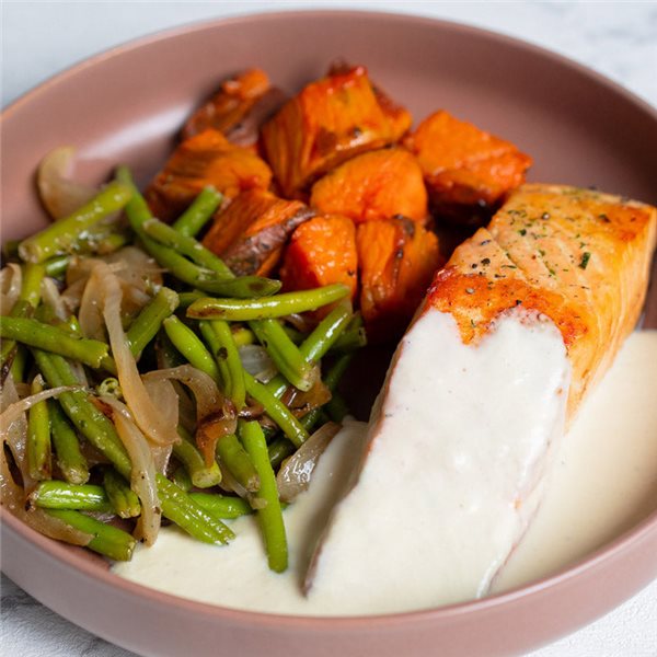 Salmón en salsa de queso de cabra-detalle