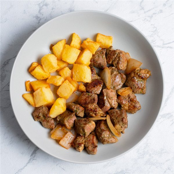 Salteado de presa con patatas-lateral