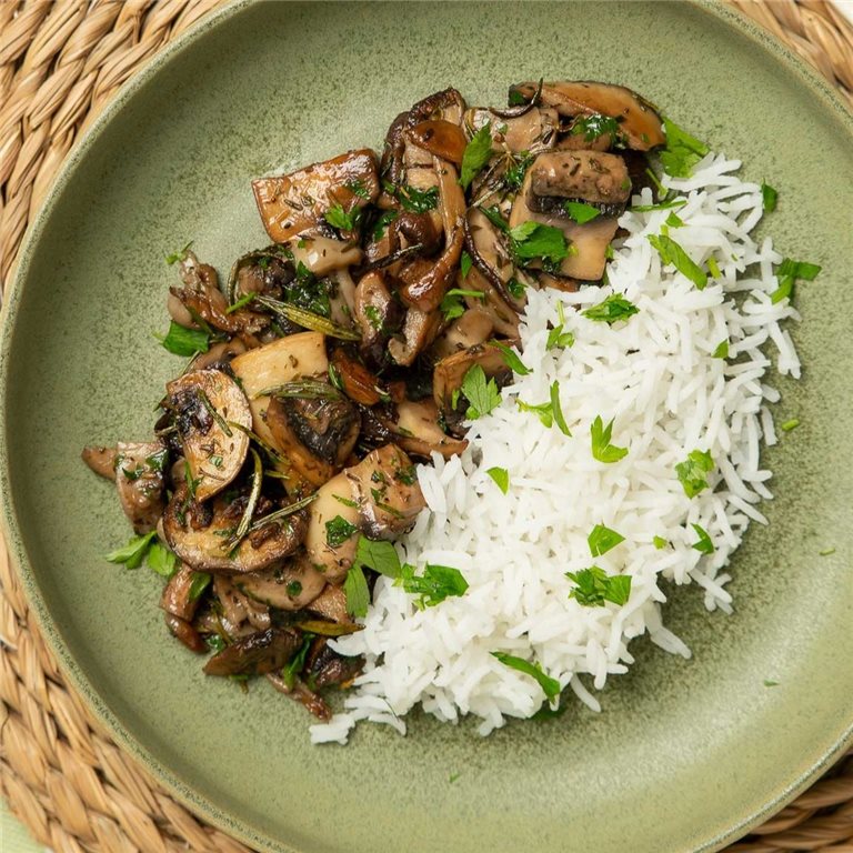 Salteado de setas al romero con arroz