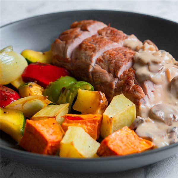 Solomillo de cerdo en salsa funghi-detalle