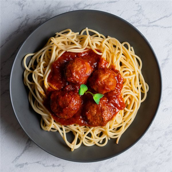 Spaghettis con albóndigas al pomodoro-detalle
