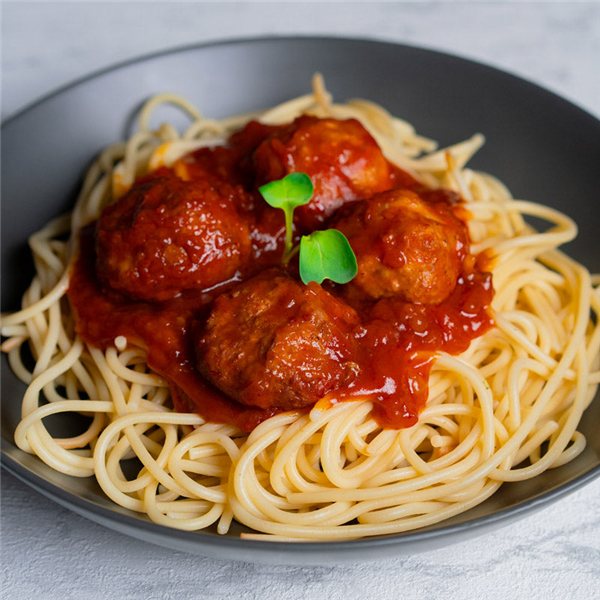 Spaghettis con albóndigas al pomodoro-lateral