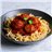 Spaghettis con albóndigas al pomodoro