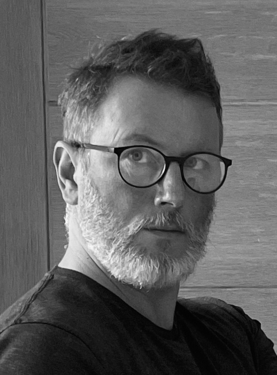 Steven WalkerHero Image