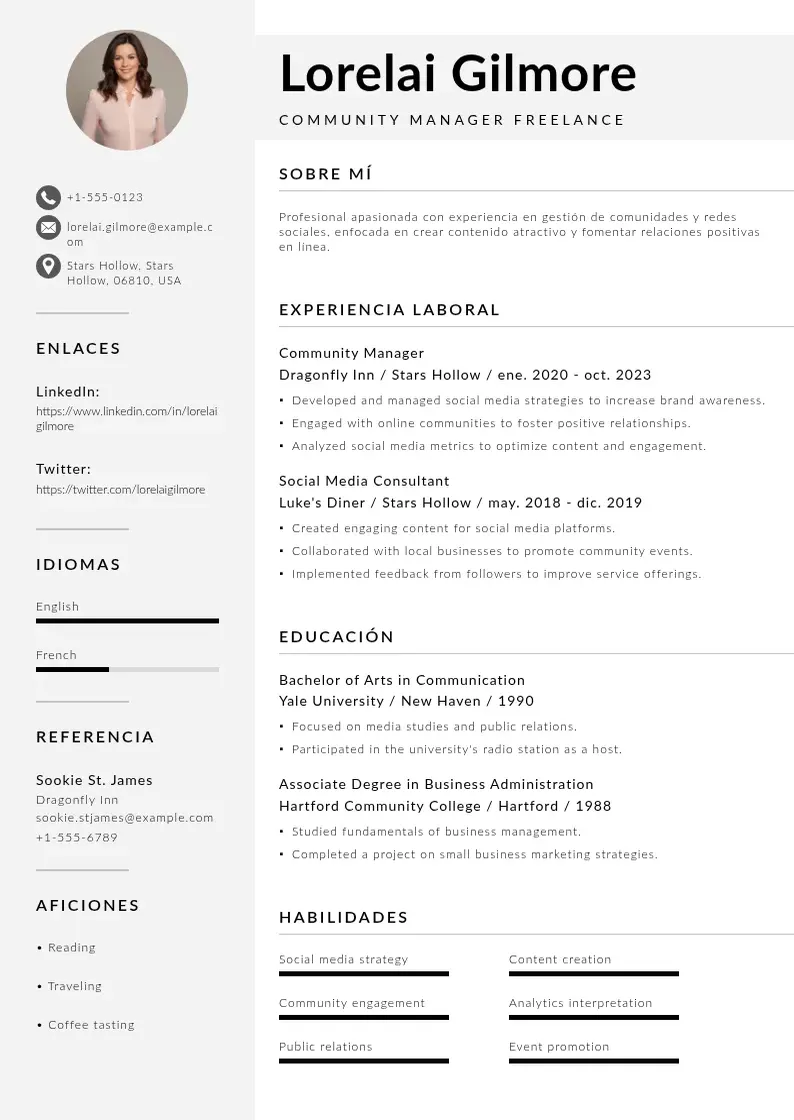 two column community-manager-freelance resume example