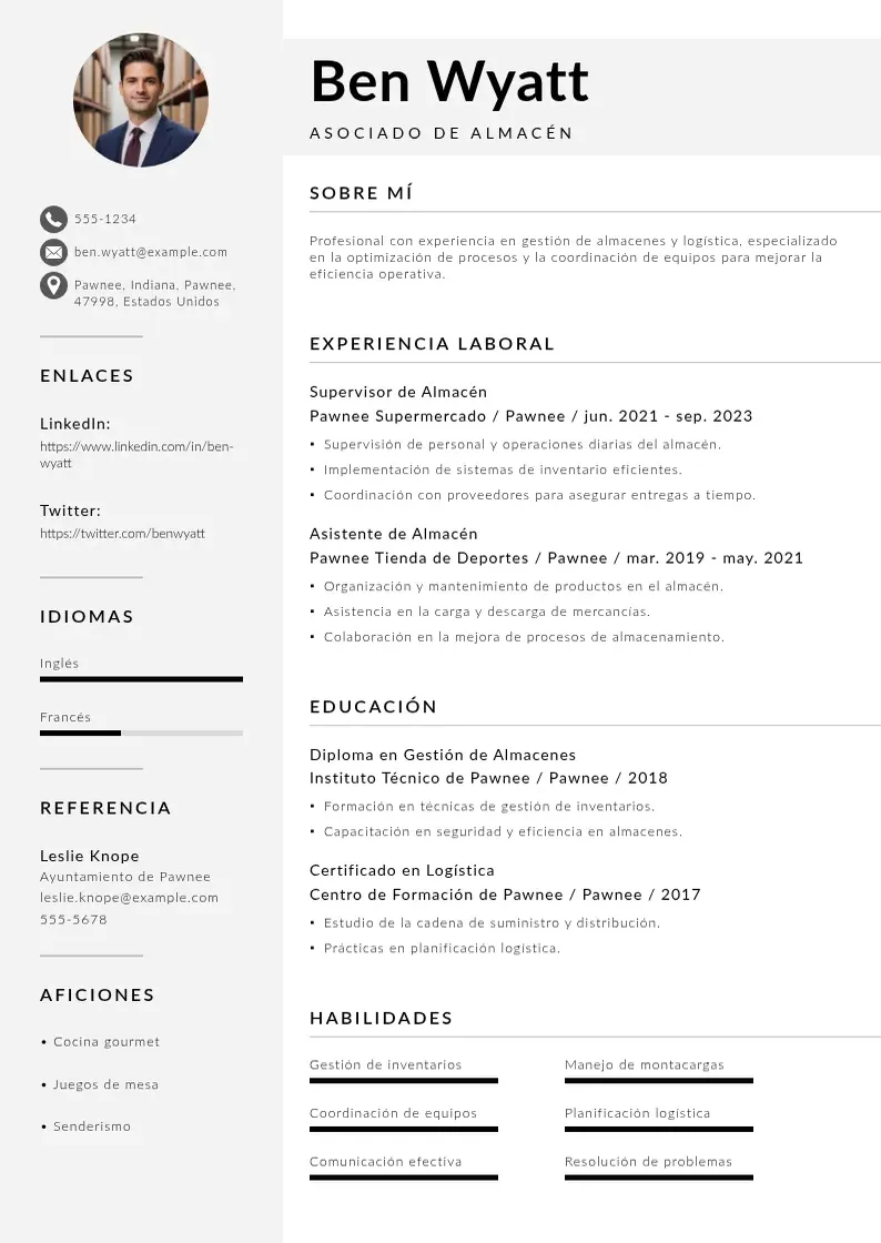 two column cv-asociado-de-almacen resume example